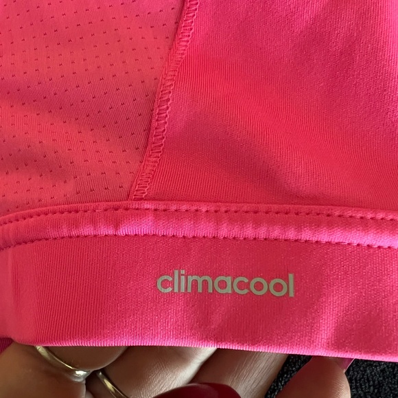 Adidas top. Use but it’s like new. Size S. - Picture 3 of 5